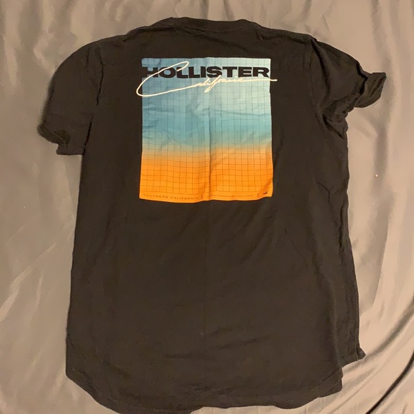 Hollister Graphic Tee - Picture 2 of 2
